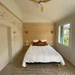 Bineta Villa Boyardville