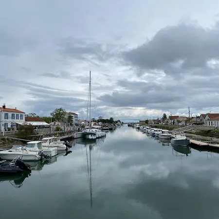 Bineta Boyardville