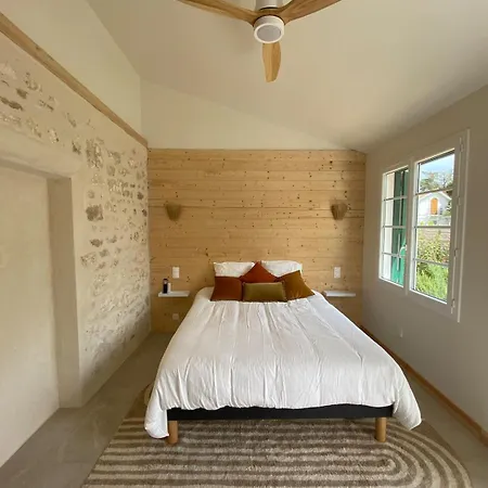 Bineta Villa Boyardville
